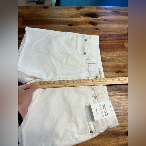 Madewell The Brynn Long Jean Shorts in Pure White raw hem waist 26 New relaxed - Picture 7 of 14